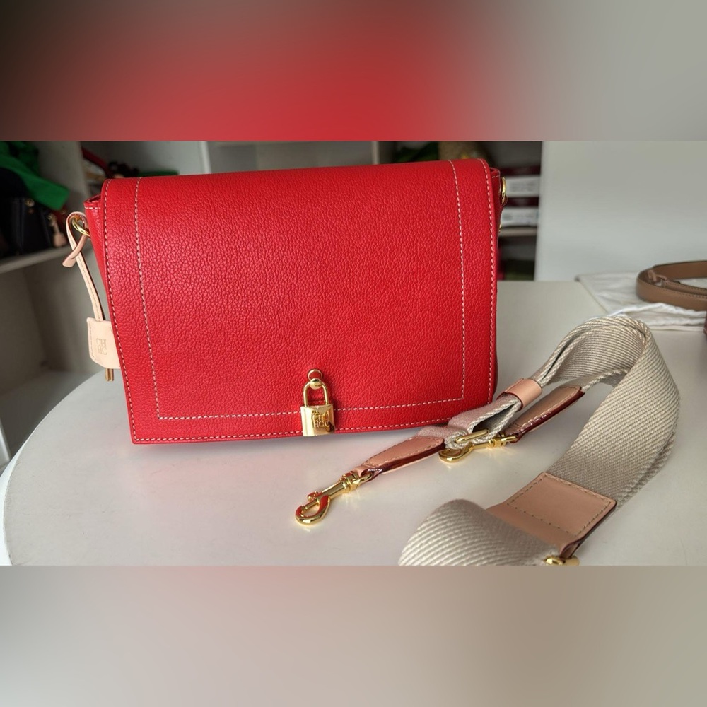 Elegant Red Leather Shoulder Bag carolina Herrera new medium size